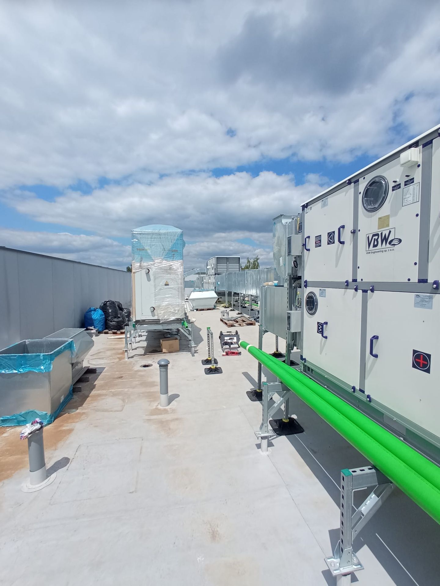 Instalacja HVAC na dachu – widok ogólny